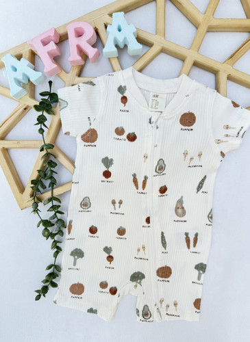 رامپر بچه گانه وارداتی برند H&M طرح سبزیجات کد ۴۲۶۳